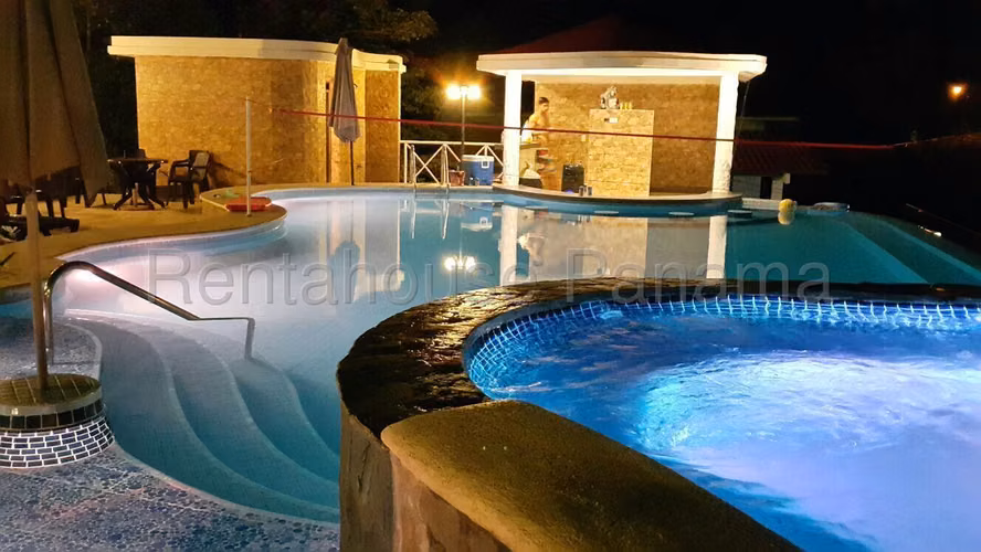 Venta de Casa Rodeado de Naturaleza,Montanas y Arboles en Sajalices 27*1040Mfk
