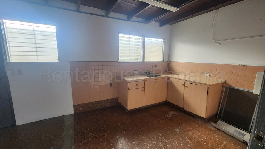 ALQUILER DE TERRENO EN LOS ANGELES  - Casa Avenida Arcangel - Imagen 15