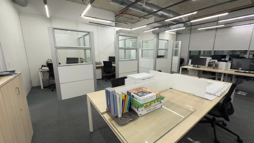 Alquiler de Oficinas Terminadas con divisiones desde 135mts2
