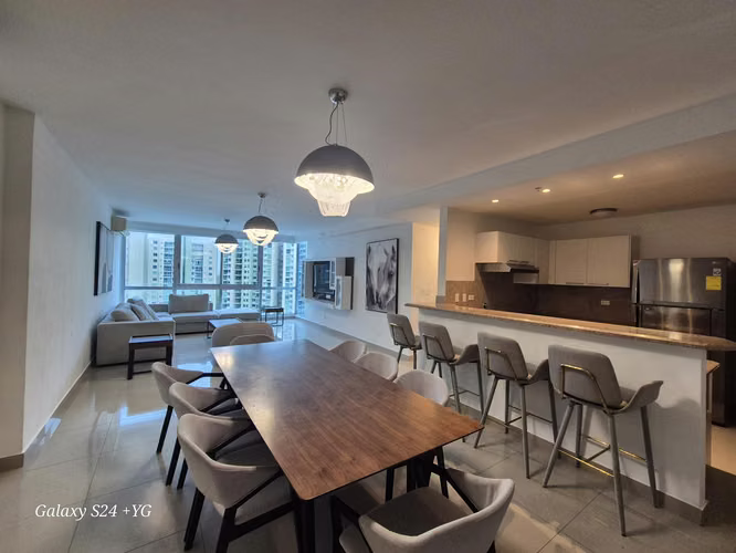 ALQUILER DE APARTAMENTO EN PH TOP TOWER