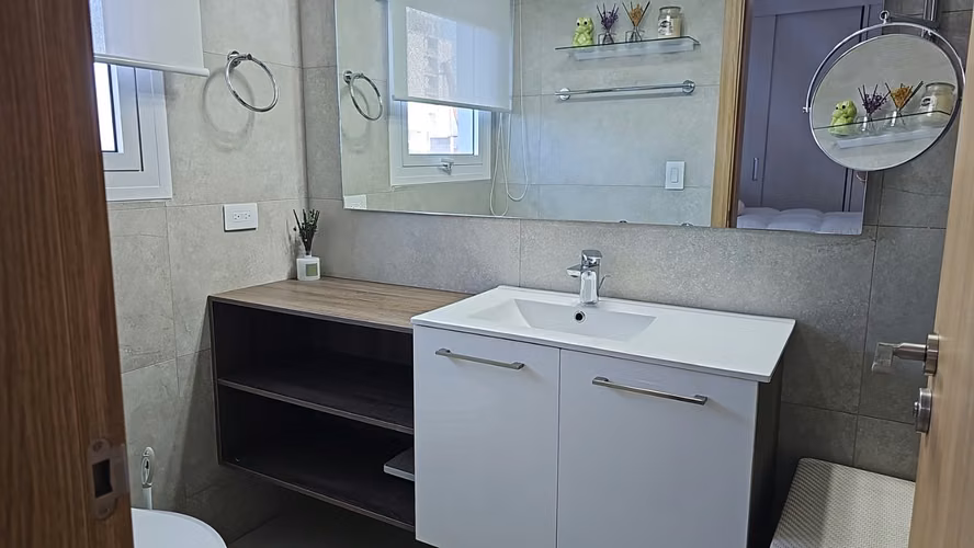 Apartamento en Coco del Mar I con amplio balcón y espectacular vista al mar