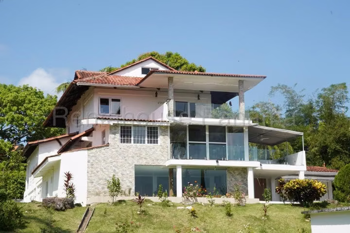 Casa Remodelada en Venta en Albrook 27PPM1034 - Imagen 19