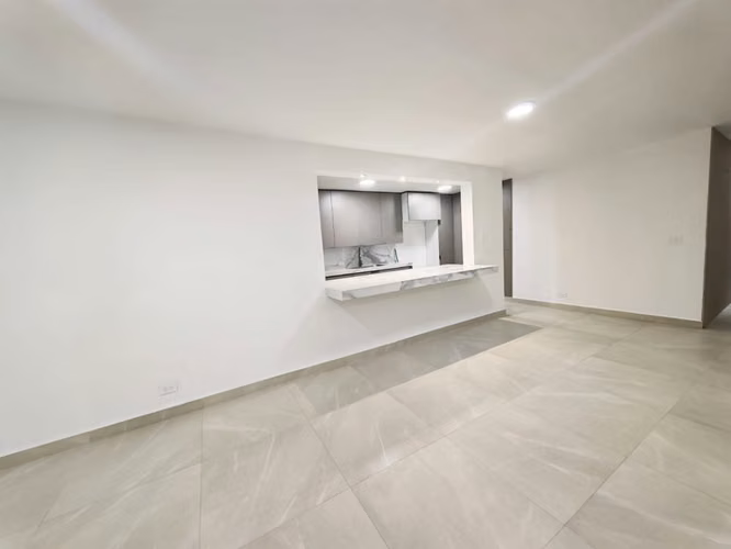 Casa en San Francisco Dos niveles y Renovada - Imagen 3