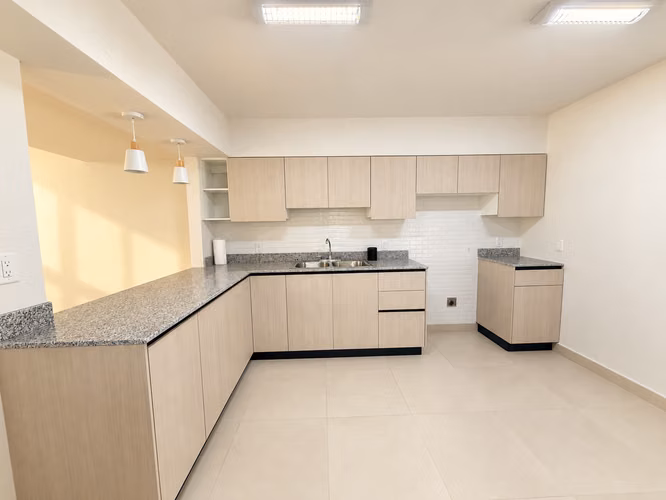 Casa remodelada de alquiler en Clayton / 4 recámaras - Imagen 6