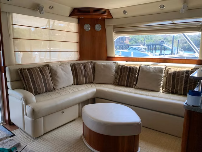 Yate Riviera 51' Modelo 47G2  Fly