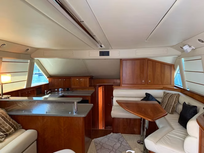 Yate Riviera 51' Modelo 47G2  Fly