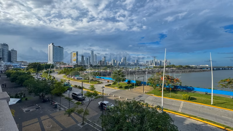 Alquiler de local comercial en Casco Viejo