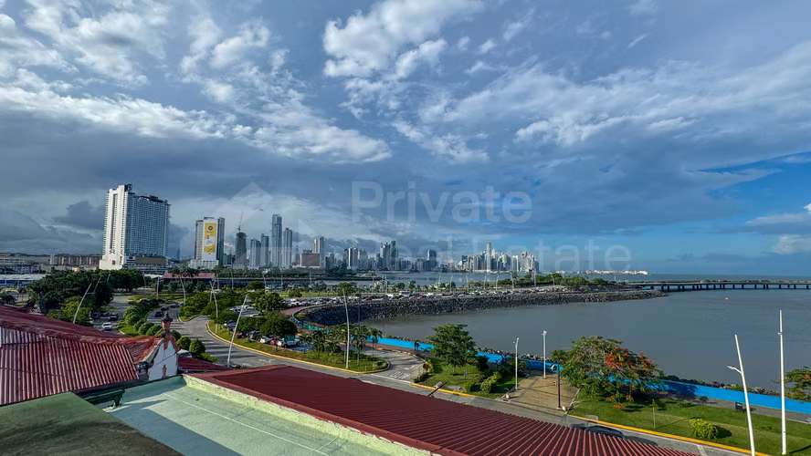 Alquiler de local comercial en Casco Viejo