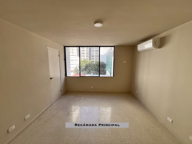 Venta de Apartamento en Edificio Torre del Sol, Bella Vista - Imagen 5