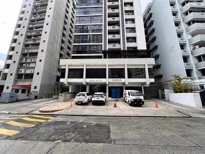 Venta de Apartamento en Edificio Torre del Sol, Bella Vista - Imagen 11