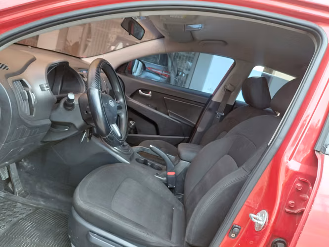 KIA SPORTAGE 2013 MANUAL - Imagen 8