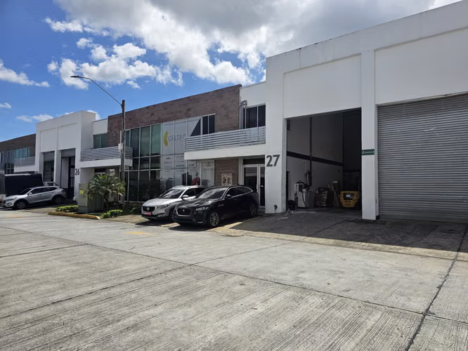 Warehouse for rent in Tocumen, across from Las Américas