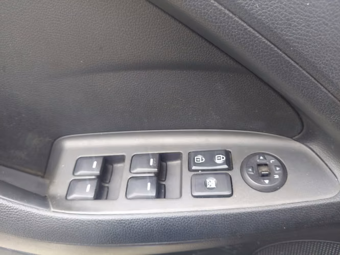 KIA CERATO 2015 AUTOMATICO - Imagen 9