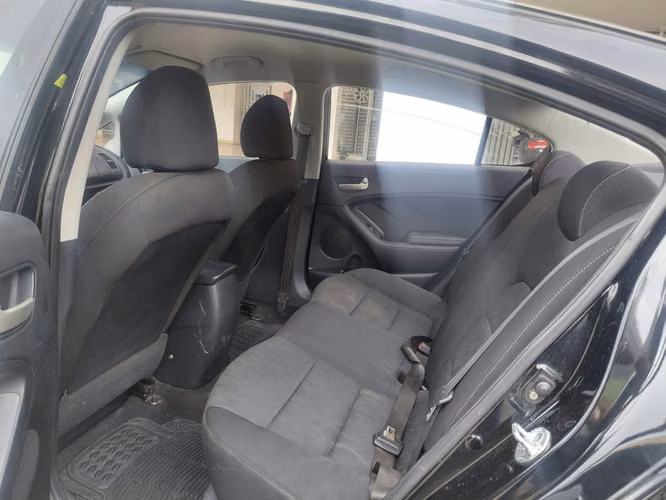 KIA CERATO 2015 AUTOMATICO - Imagen 8