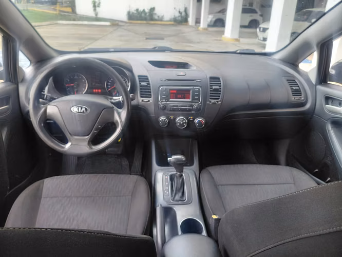 KIA CERATO 2015 AUTOMATICO - Imagen 6