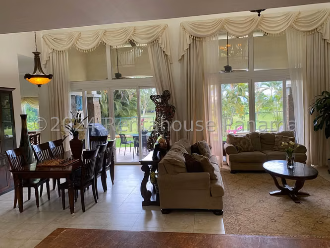 Venta de Casa en Panama Pacifico Tucan Country Club KF - Imagen 2