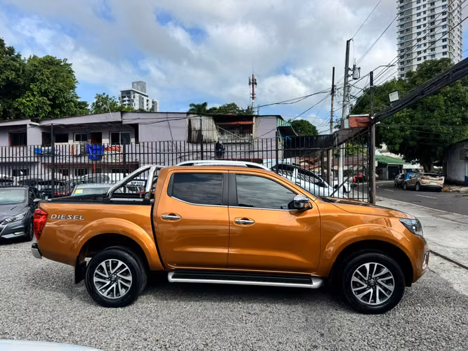 NISSAN FRONTIER FULL EXTRAS SOLO 30 MIL KILOMETROS - Imagen 5