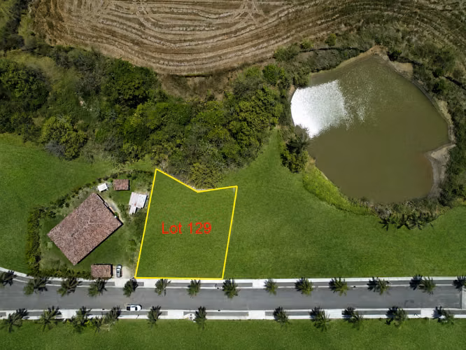 Lote Amplio en Comunidad Privada de Playa-  Pedasí, Panama