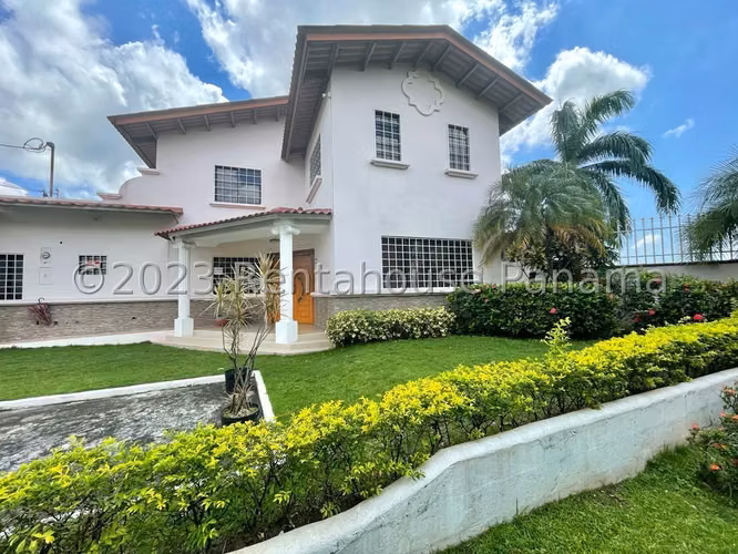 Vendo Casa en Villa Lucre OF26-3037