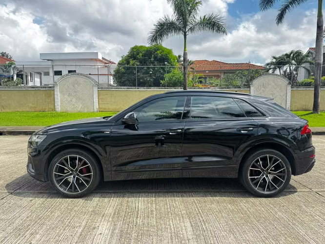 2023 Audi Q8 55 TFSI Quattro S Line