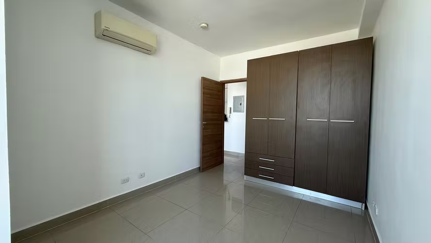 Se alquila Apt amoblado de 1recámaras, 1 baños, 1 parking.
