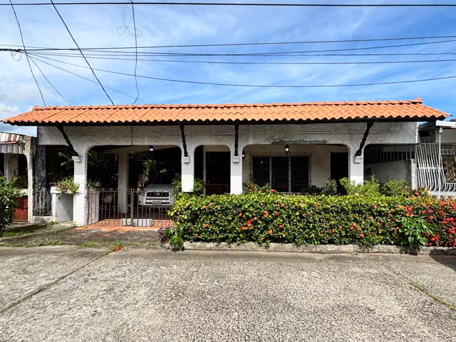 Oportunidad de Inversión: Amplia Casa en Venta – Villa Rica - Imagen 2