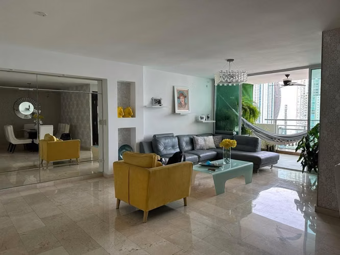 Apartamento en Punta Pacifica I con balcón y vista panorámica