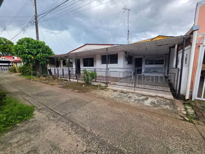 House for sale in Parque Lefevre DY
