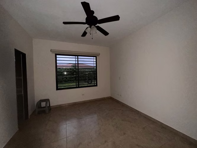 SE ALQUILA/VENDE CASA AMPLIA EN RESIDENCIAL PRIVADO DE DAVID