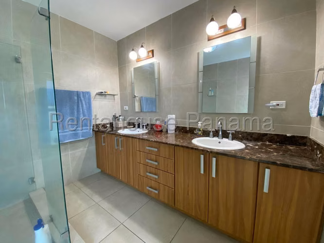 Venta de Casa en Altos de Panama - Imagen 17