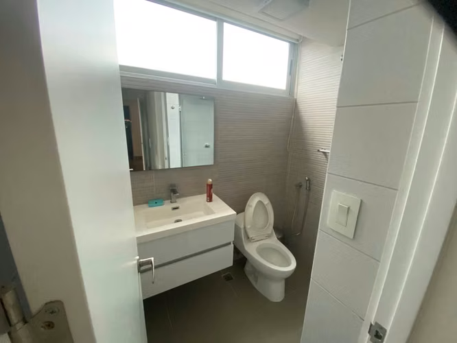 . Apartamento en Bella vista I amoblado I 3 Rec I con balcón y vista a la ciudad