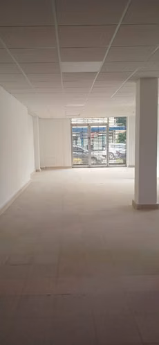 SE ALQUILA LOCAL COMERCIAL - EDIFICIO PAZOS 57 - Imagen 2