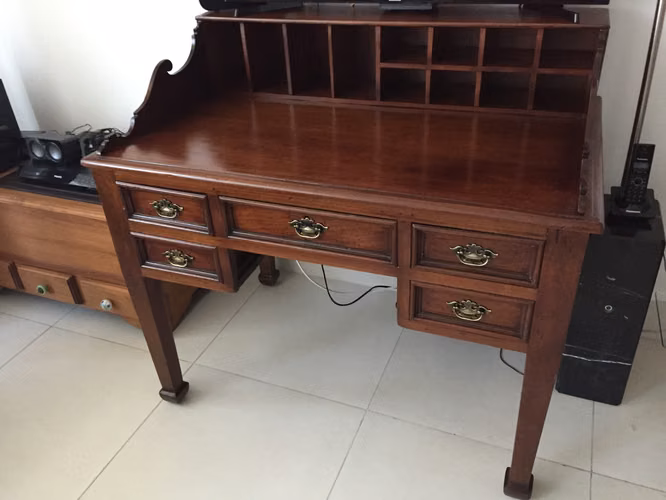 Escritorio antiguo