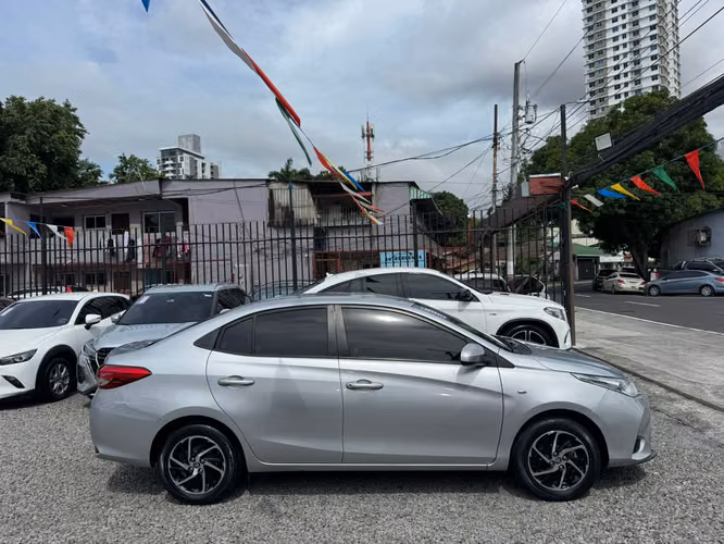 Toyota Yaris 2022 - Imagen 8