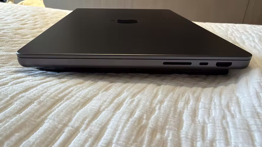 MacBook Pro 14" M3 Max - Imagen 6