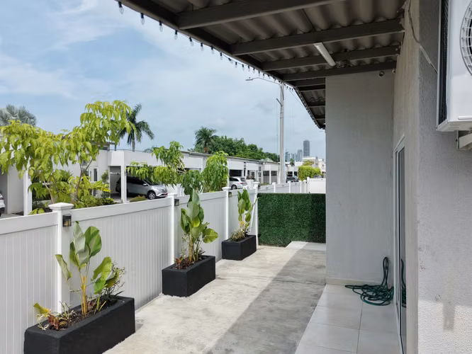 Se Alquila Casa Línea Blanca P.H Villa Sur - Costa Sur - Imagen 4