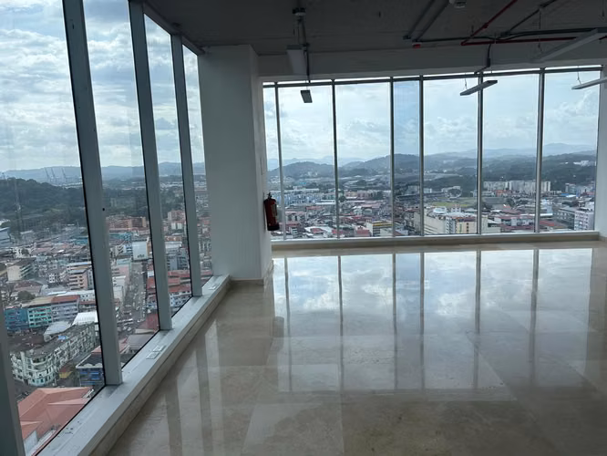ALQUILER OFICINA EN AVENIDA BALBOA
