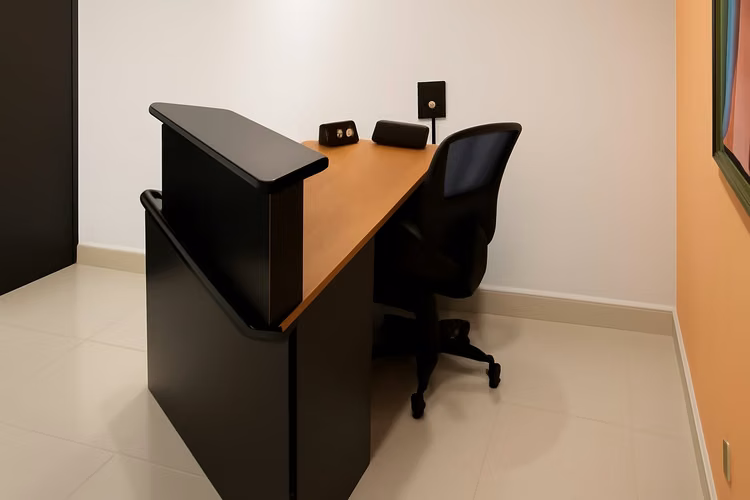 SALE Office of 85m2 in Banking Area AMD