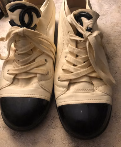 ZAPATILLAS CHANEL DE CUERO.  TALLA 8.5 - Imagen 3