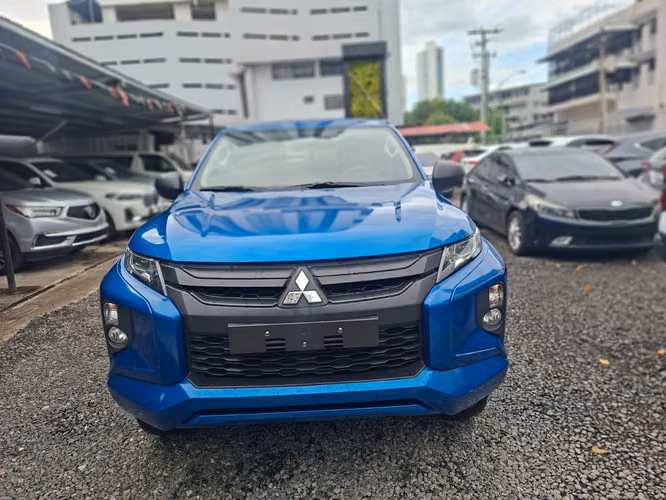 Mitsubishi L  - Imagen 2