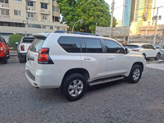 Toyota Land Cruiser Prado 2018 - Imagen 5