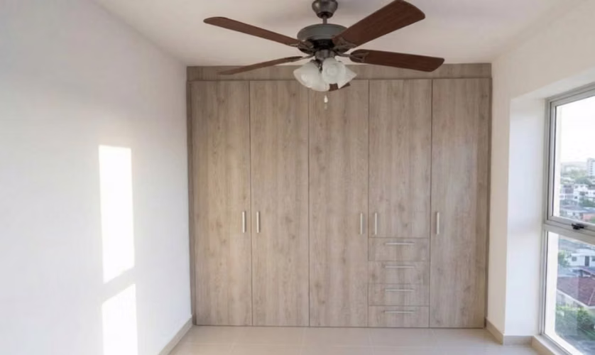 ! Apartamento Cerca de La 12 de Octubre I con balcon y ubicación privilegiada - Imagen 9