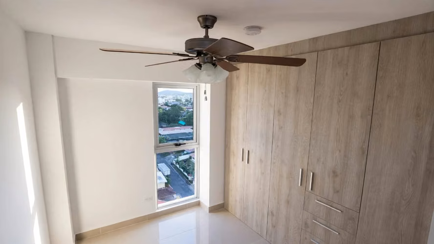 ! Apartamento Cerca de La 12 de Octubre I con balcon y ubicación privilegiada - Imagen 12