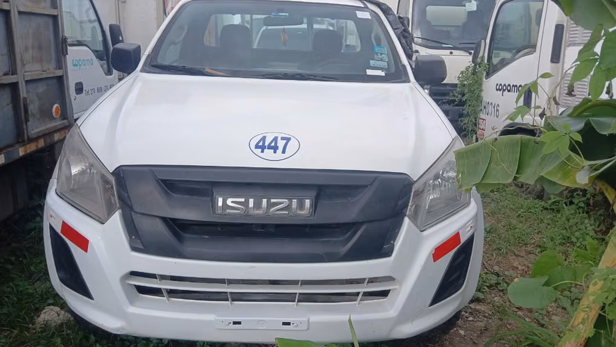 PICK UP ISUZU CABINA SENCILLA 4X4 - Imagen 2
