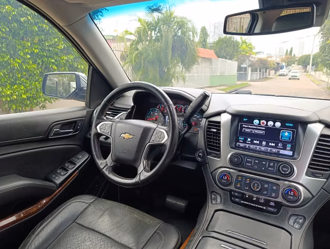 Chevrolet Suburban LT 2018