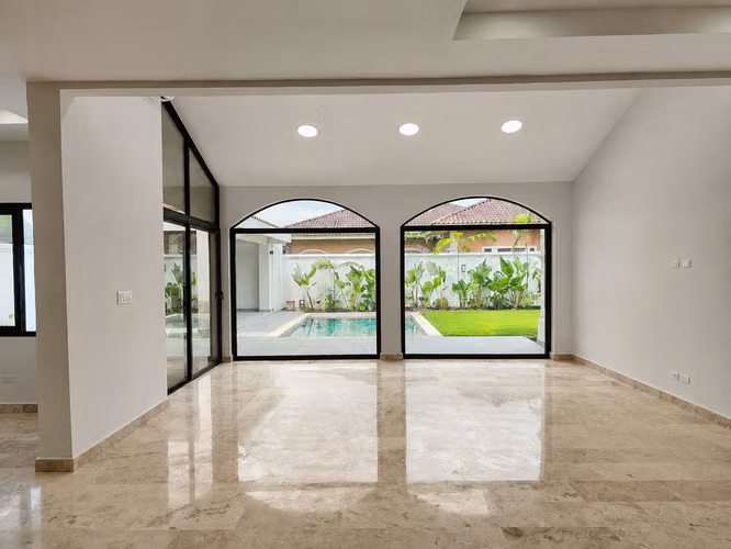 Casa remodelada con piscina en Sunset Coast, Costa Sur | 340 m² | US$3,750 - Imagen 4