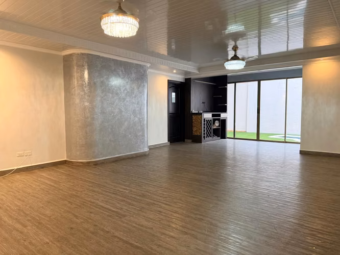 Casa en Venta con Piscina en Villa Lucre - Imagen 4