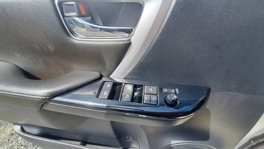 TOYOTA FORTUNER 2018 - Imagen 10