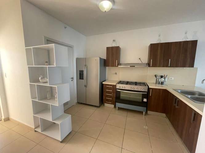 Se alquila hermoso apartamento en Oasis on the Bay Punta Pacifica, vista al mar, amoblado.