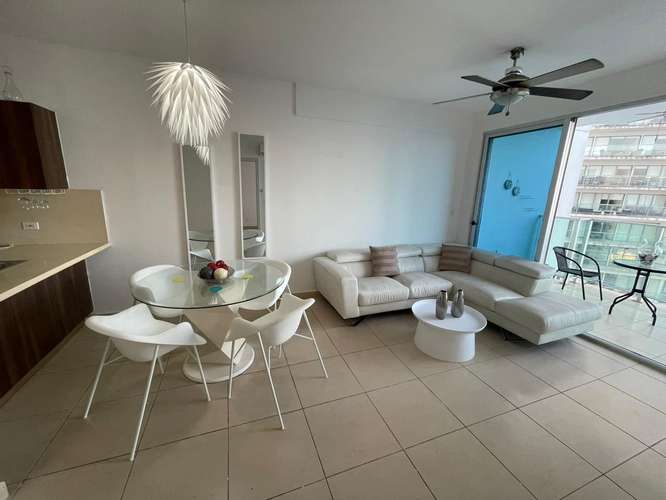 Se alquila hermoso apartamento en Oasis on the Bay Punta Pacifica, vista al mar, amoblado.
